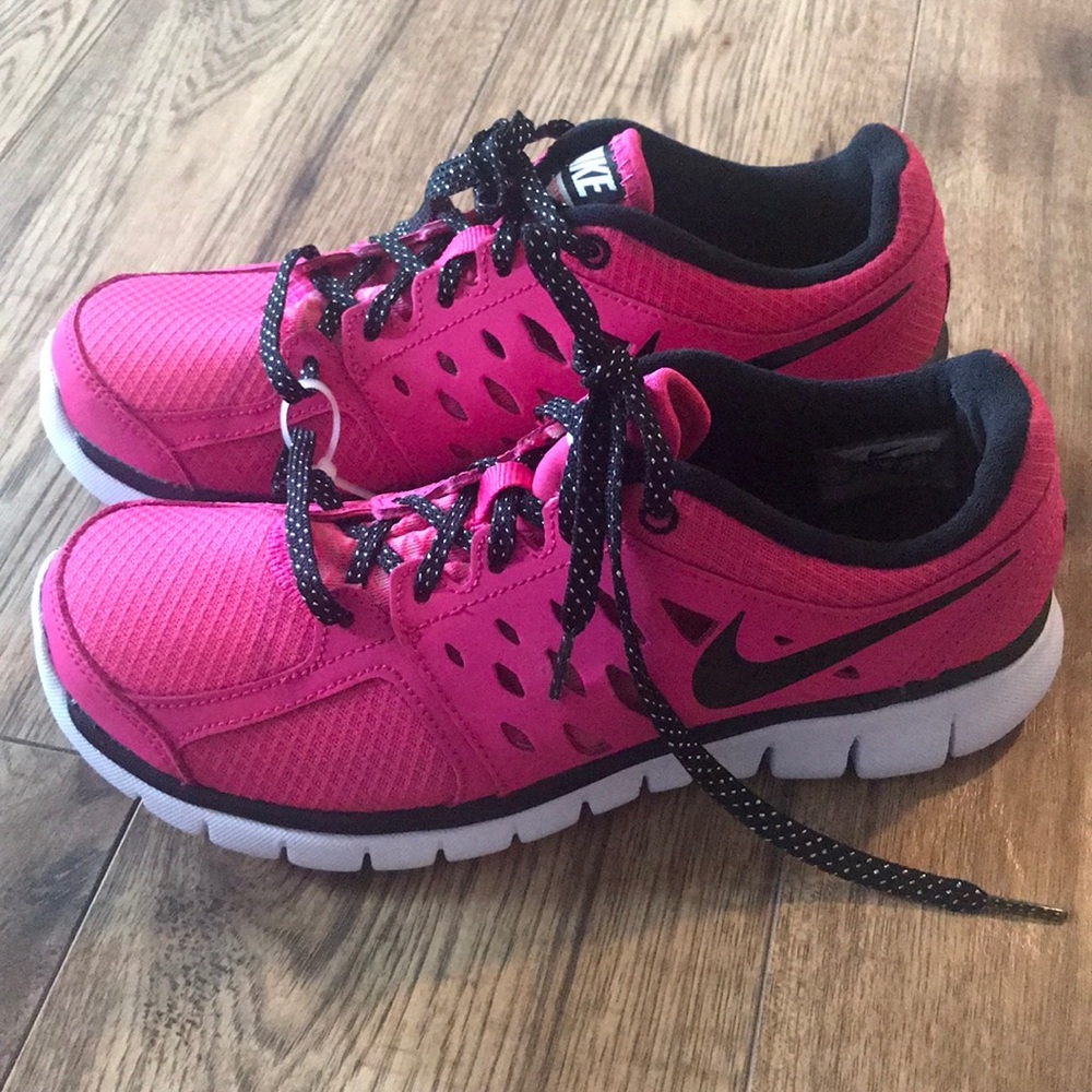 Pink Nike running shoes - NEW w/out box